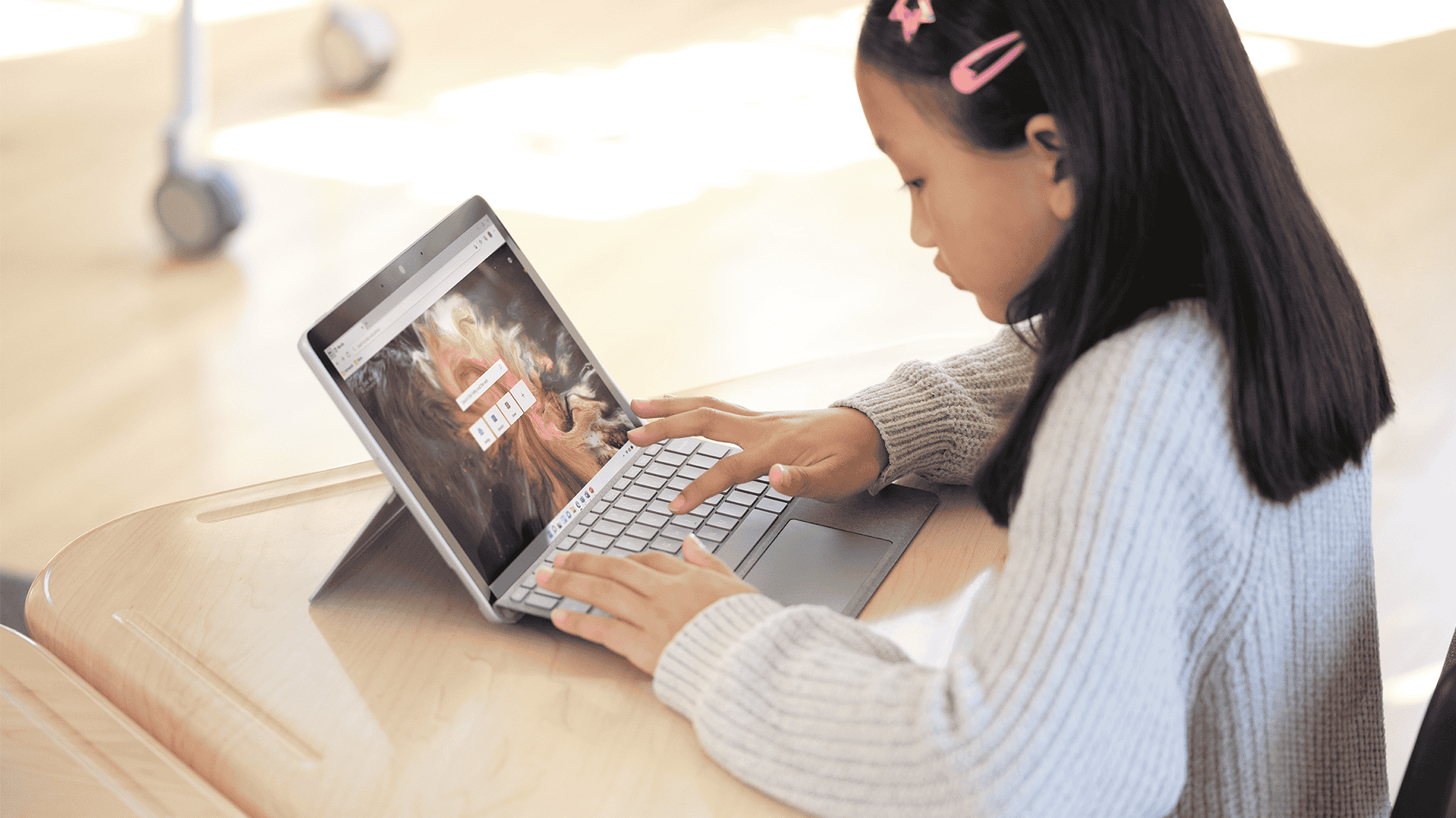 Microsoft-Surface-Edu-Contextual-13